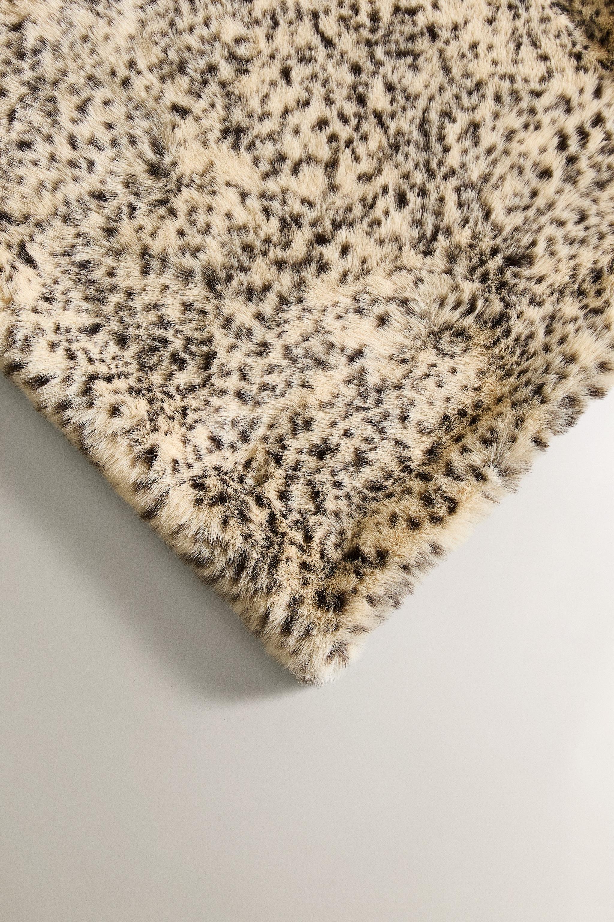 ANIMAL PRINT FAUX FUR BLANKET